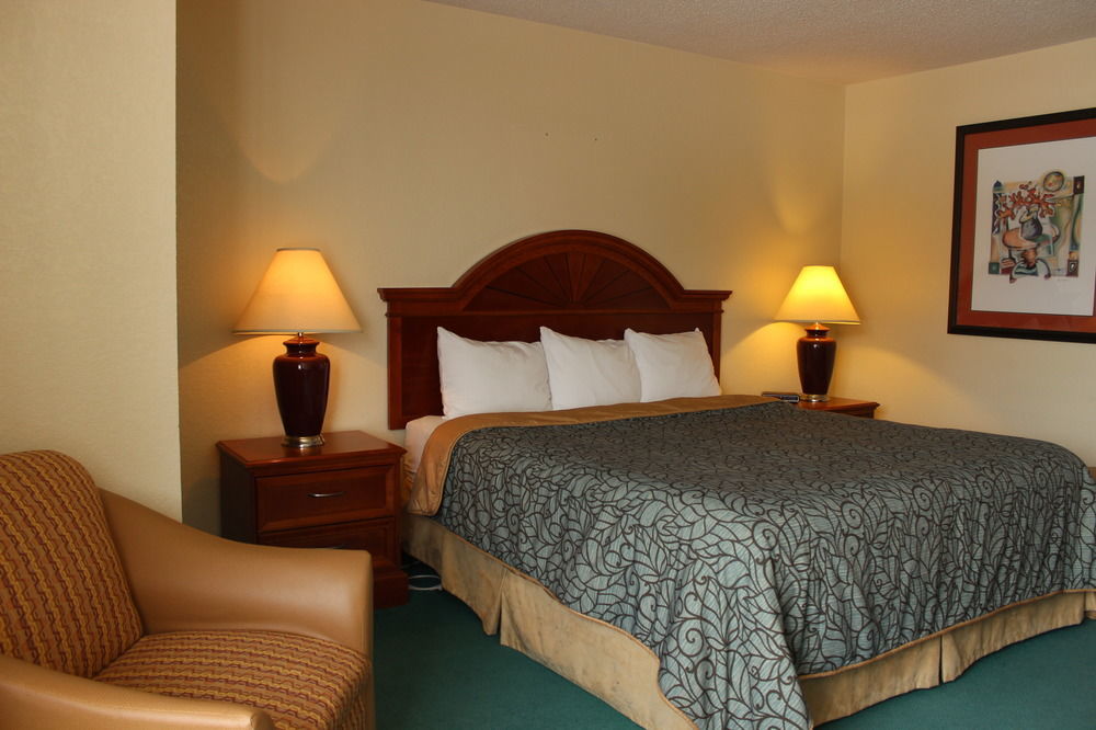 Shawano Four Seasons Resort 외부 사진