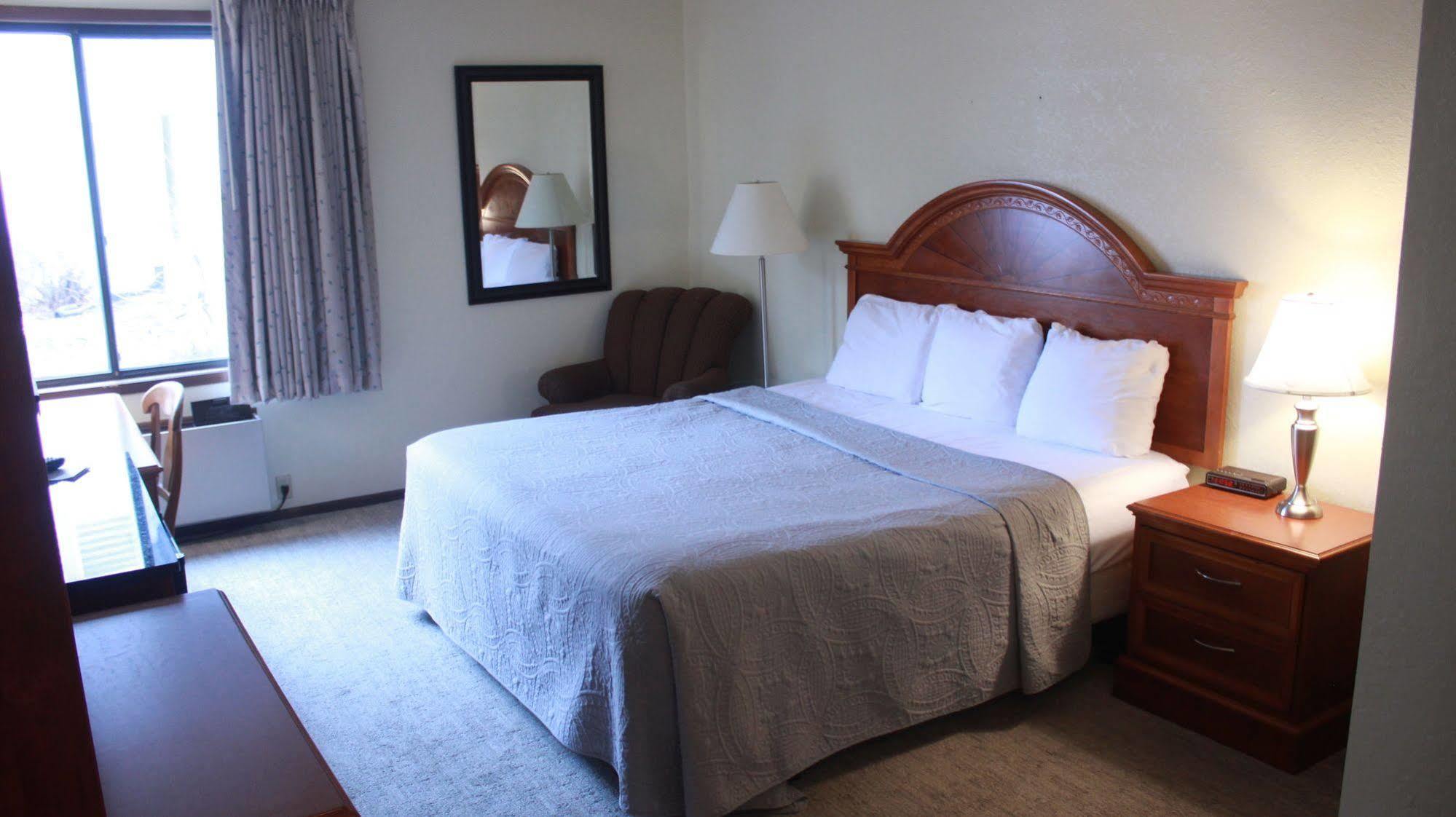 Shawano Four Seasons Resort 외부 사진