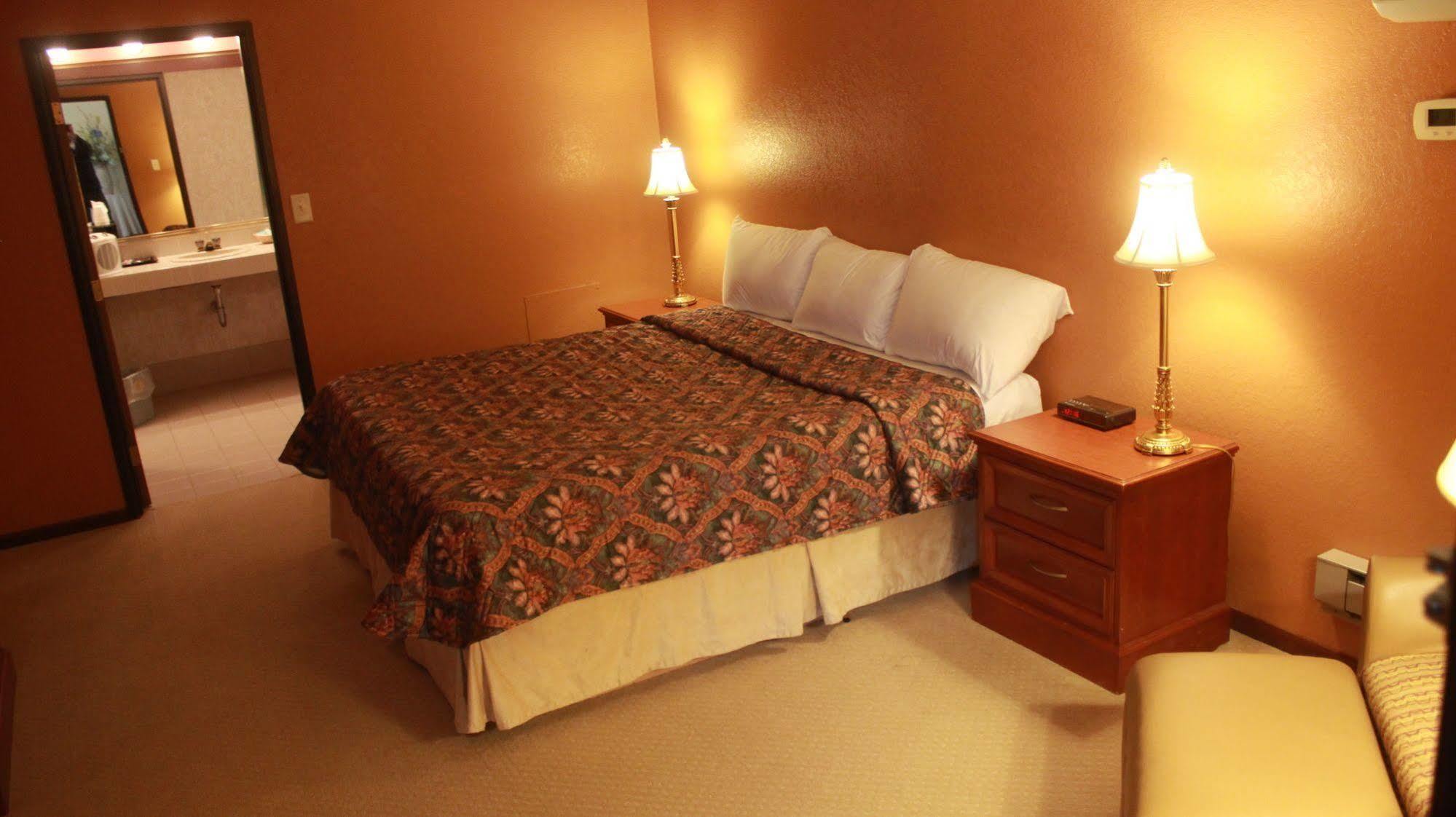 Shawano Four Seasons Resort 외부 사진