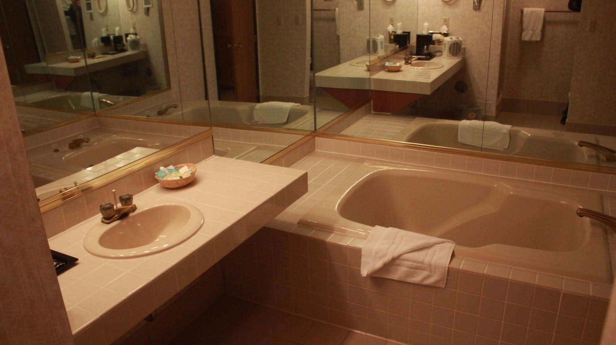 Shawano Four Seasons Resort 외부 사진
